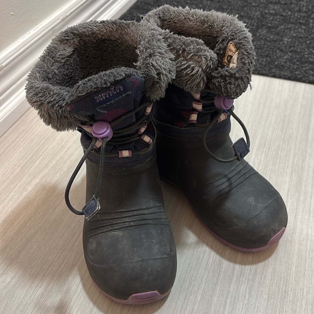 Girls winter boots size 12